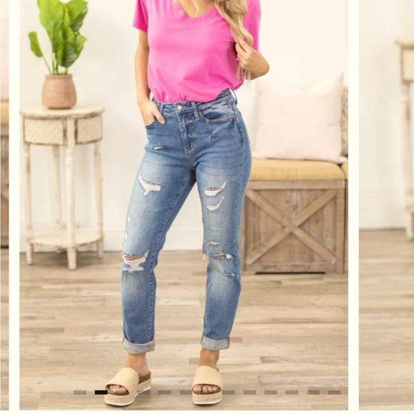 Judy Blue Denim - Judy Blue jeans - medium blue distressed “Boyfriend Fit”